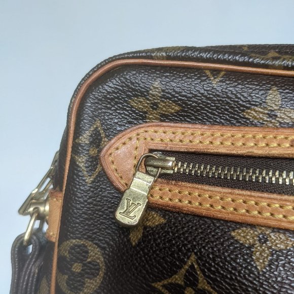 LOUIS VUITTON MARLY DRAGONNE WRISTLET / CLUTCH MONOGRAM - Picture 8 of 13